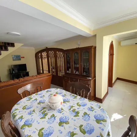 Dos Oleiros Apartment
